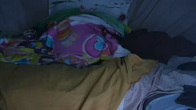 Snapshot of VeneRed chatting on 10.01.25 VeneRed online show from 10.01.25