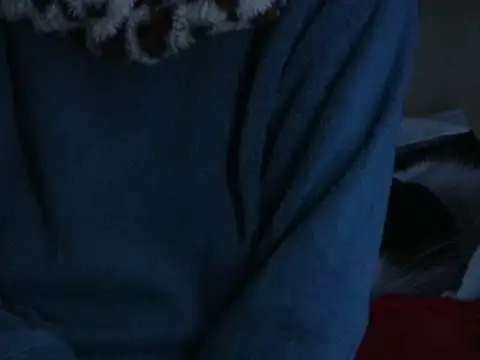 Snapshot of VeneRed chatting on 10.13.25 VeneRed online show from 10.13.25