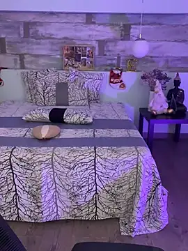 Snapshot of Alisha-Bond chatting on 12.08.24 Alisha-Bond online show from 12.08.24