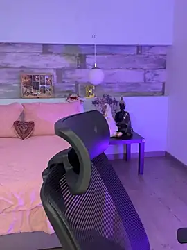 Snapshot of Alisha-Bond chatting on 12.24.24 Alisha-Bond online show from 12.24.24