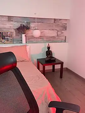 Snapshot of Alisha-Bond chatting on 01.13.25 Alisha-Bond online show from 01.13.25