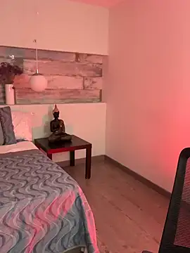 Snapshot of Alisha-Bond chatting on 01.16.25 Alisha-Bond online show from 01.16.25