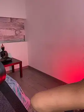 Snapshot of Alisha-Bond chatting on 01.17.25 Alisha-Bond online show from 01.17.25