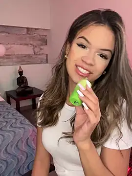 Snapshot of Alisha-Bond chatting on 01.20.25 Alisha-Bond online show from 01.20.25