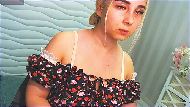 DolphinDreams online show from 12.03.24