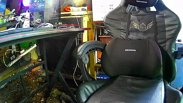 Snapshot of funmix00 chatting on 01.08.25 funmix00 online show from 01.08.25