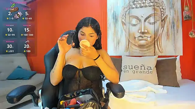 ashly collin9 online show from 01.08.25