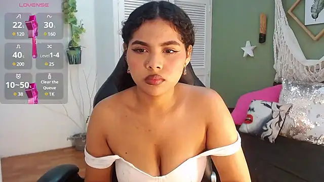 ashly collin9 online show from 03.04.25