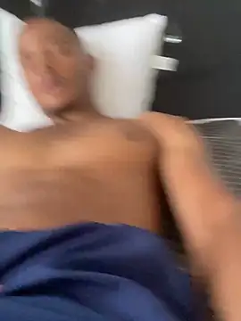 Snapshot of jackmacson chatting on 01.01.25 jackmacson online show from 01.01.25