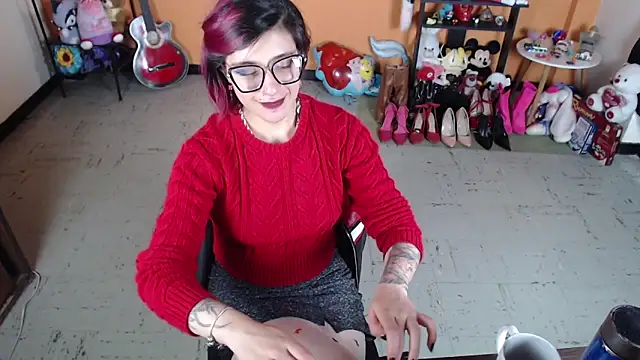 Snapshot of MissMiia2 chatting on 01.06.25 MissMiia2 online show from 01.06.25