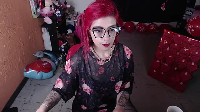 Snapshot of MissMiia2 chatting on 02.23.25 MissMiia2 online show from 02.23.25