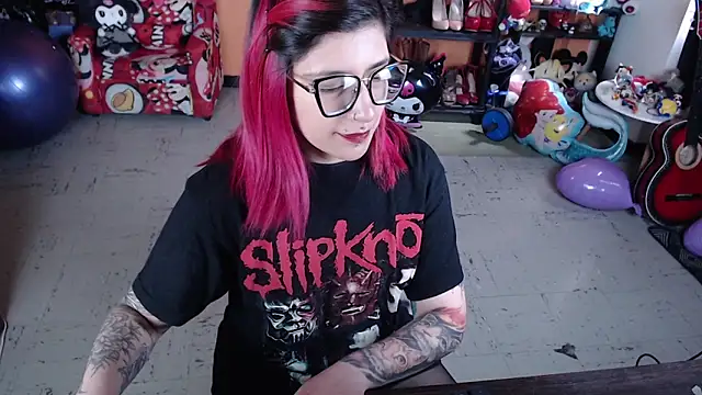 MissMiia2 online show from 10.06.25