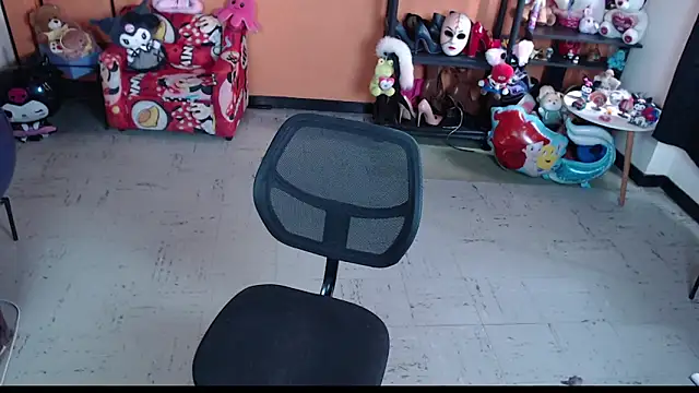 MissMiia2 online show from 02.15.26