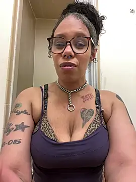Snapshot of Princess_Desirae chatting on 04.25.26 Princess Desirae online show from 04.25.26