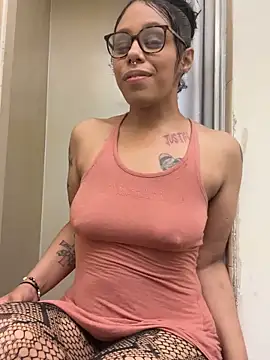 Snapshot of Princess_Desirae chatting on 05.21.26 Princess Desirae online show from 05.21.26