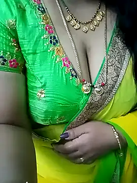 Snapshot of your-sameera chatting on 01.15.25 your-sameera online show from 01.15.25