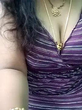 Snapshot of your-sameera chatting on 03.09.25 your-sameera online show from 03.09.25