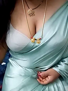 Snapshot of your-sameera chatting on 03.11.25 your-sameera online show from 03.11.25