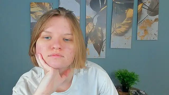 Snapshot of LilianSwall chatting on 01.14.26 LilianSwall online show from 01.14.26