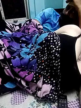 Snapshot of Raja_Ranii chatting on 12.21.24 Raja Ranii online show from 12.21.24