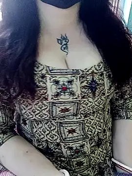 Snapshot of Raja_Ranii chatting on 12.28.24 Raja Ranii online show from 12.28.24