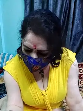 Snapshot of Raja_Ranii chatting on 03.20.25 Raja Ranii online show from 03.20.25