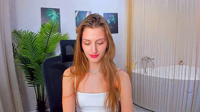 Snapshot of NaturalBeaty chatting on 02.04.25 NaturalBeaty online show from 02.04.25