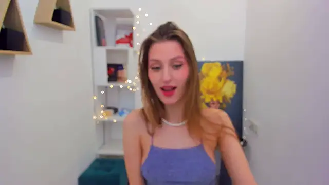 Snapshot of NaturalBeaty chatting on 02.22.25 NaturalBeaty online show from 02.22.25