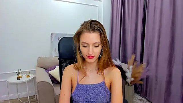 Snapshot of NaturalBeaty chatting on 02.25.25 NaturalBeaty online show from 02.25.25