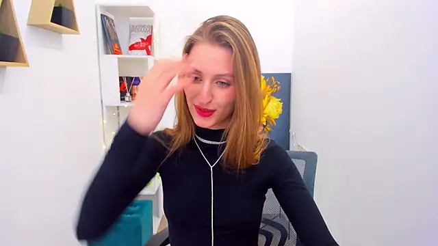 Snapshot of NaturalBeaty chatting on 02.28.25 NaturalBeaty online show from 02.28.25