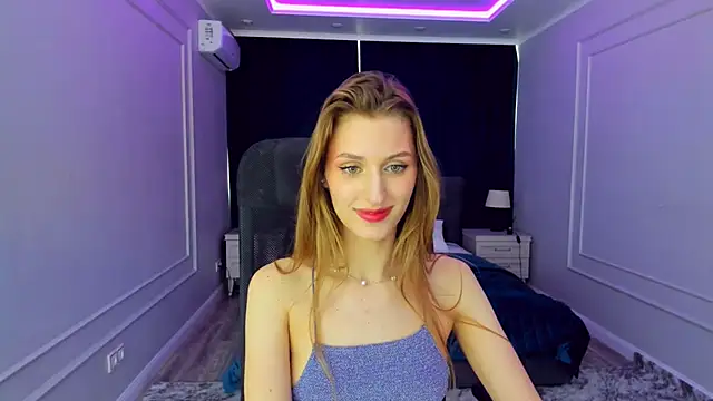 Snapshot of NaturalBeaty chatting on 03.17.25 NaturalBeaty online show from 03.17.25