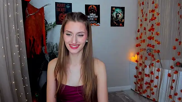 Snapshot of NaturalBeaty chatting on 10.15.25 NaturalBeaty online show from 10.15.25