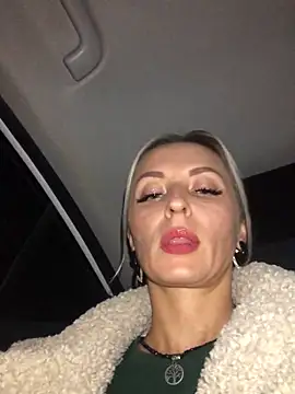 Snapshot of Diamond_Bunny_ chatting on 12.11.24 Diamond Bunny online show from 12.11.24