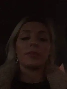 Snapshot of Diamond_Bunny_ chatting on 12.16.24 Diamond Bunny online show from 12.16.24