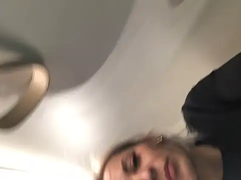 Snapshot of Diamond_Bunny_ chatting on 12.18.24 Diamond Bunny online show from 12.18.24