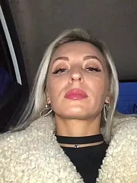 Snapshot of Diamond_Bunny_ chatting on 01.07.25 Diamond Bunny online show from 01.07.25