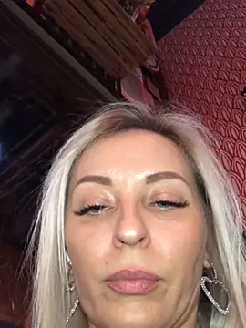 Snapshot of Diamond_Bunny_ chatting on 01.08.25 Diamond Bunny online show from 01.08.25