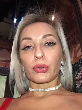 Snapshot of Diamond_Bunny_ chatting on 01.10.25 Diamond Bunny online show from 01.10.25