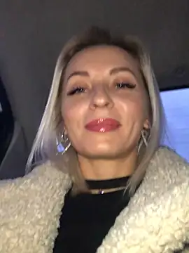 Snapshot of Diamond_Bunny_ chatting on 01.18.25 Diamond Bunny online show from 01.18.25