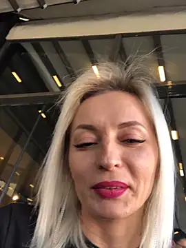 Snapshot of Diamond_Bunny_ chatting on 02.05.25 Diamond Bunny online show from 02.05.25