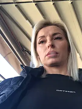 Snapshot of Diamond_Bunny_ chatting on 02.07.25 Diamond Bunny online show from 02.07.25