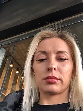 Snapshot of Diamond_Bunny_ chatting on 02.07.25 Diamond Bunny online show from 02.07.25