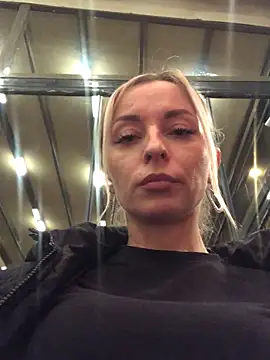 Snapshot of Diamond_Bunny_ chatting on 02.17.25 Diamond Bunny online show from 02.17.25