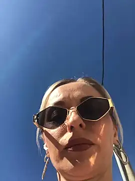 Snapshot of Diamond_Bunny_ chatting on 03.07.25 Diamond Bunny online show from 03.07.25