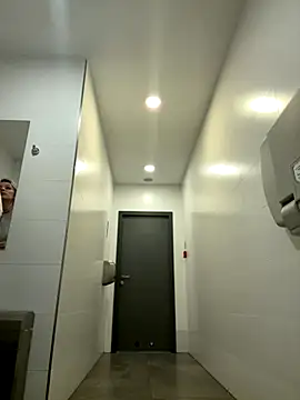 Diamond Bunny  online show from 11.26.25