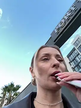 Diamond Bunny  online show from 02.08.26