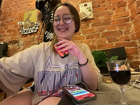 Emma B1uem online show from 12.12.24