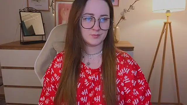 Emma B1uem online show from 12.18.24