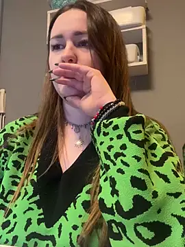 Emma B1uem online show from 12.21.24