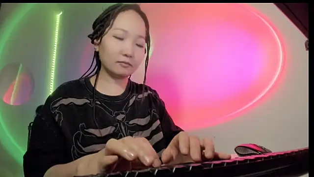 himeros goddess online show from 02.07.25